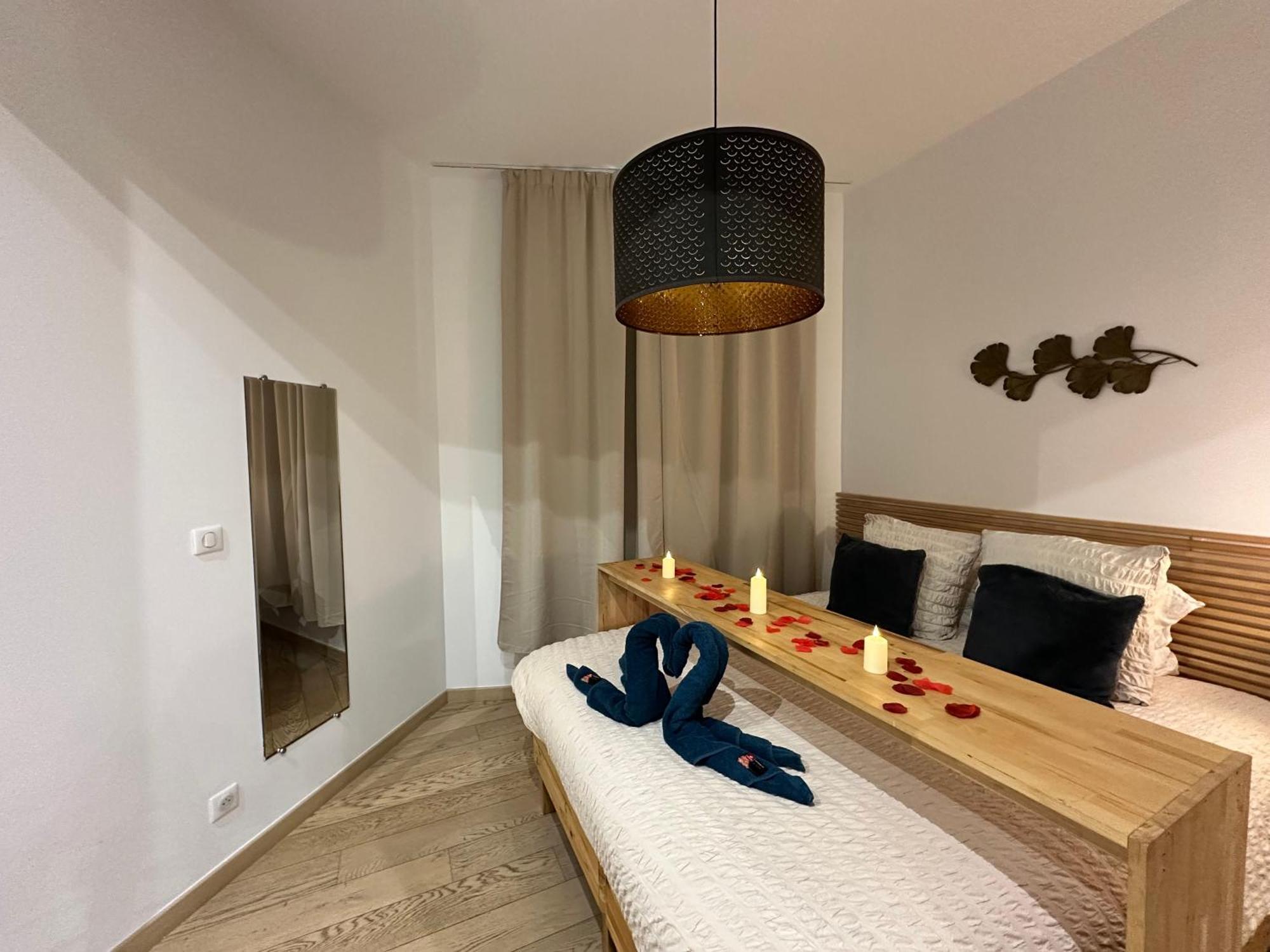 Mieuxqualhotel Jacuzzi Privatif La Parenthese Бордо Экстерьер фото